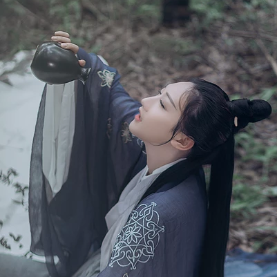 禅意喝酒女生头像,唯美古风真人头像