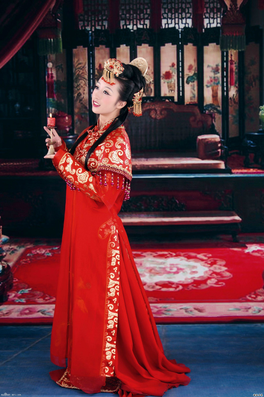 中国传统古典风格新娘服饰设计