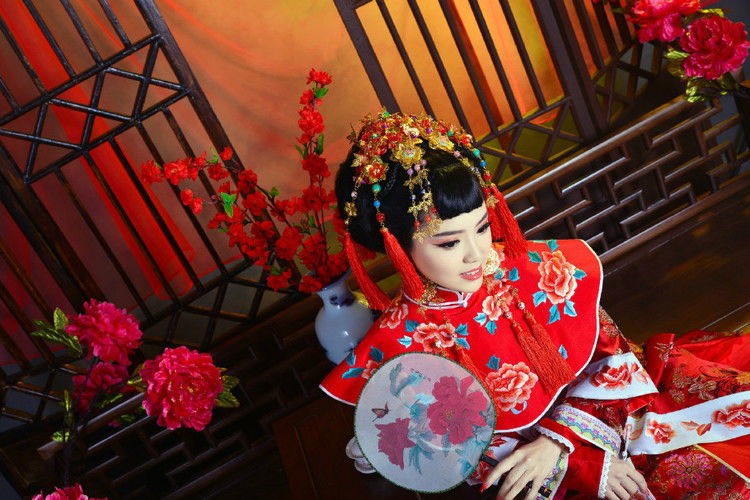 唯美中国传统婚礼服饰设计艺术