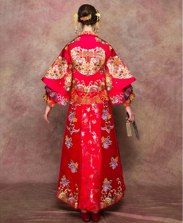 复古中国红刺绣龙凤褂新娘中式礼服图片