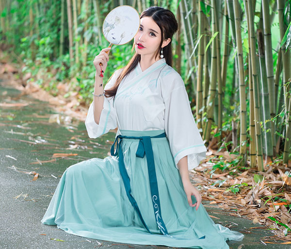 飞袖绣花束腰汉服 交领齐腰襦裙