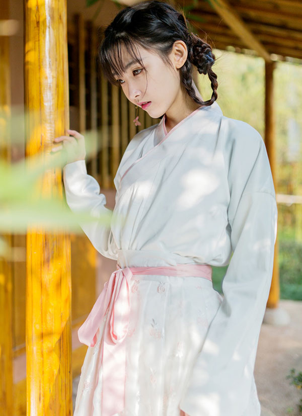 汉元素改良汉服齐腰襦裙