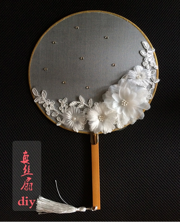 典雅复古立体绢花团扇