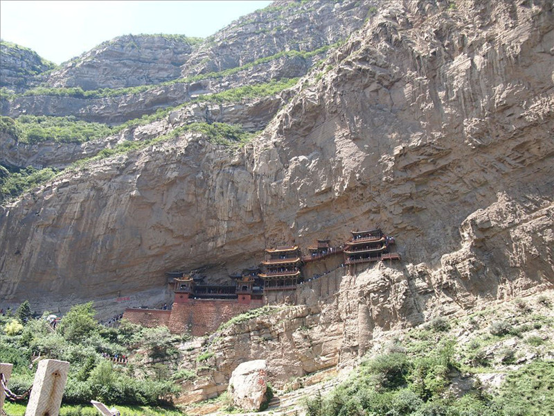 悬空寺半天高，三根马尾空中吊