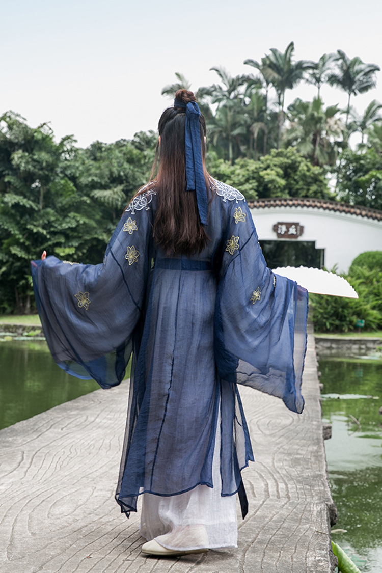 中国风大袖衫汉元素汉服古装美女图片