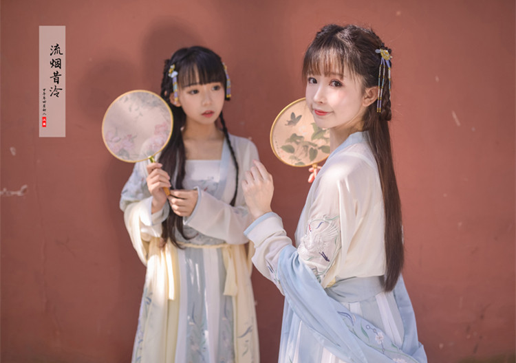 闺蜜日常汉服对襟襦裙—弱柳风