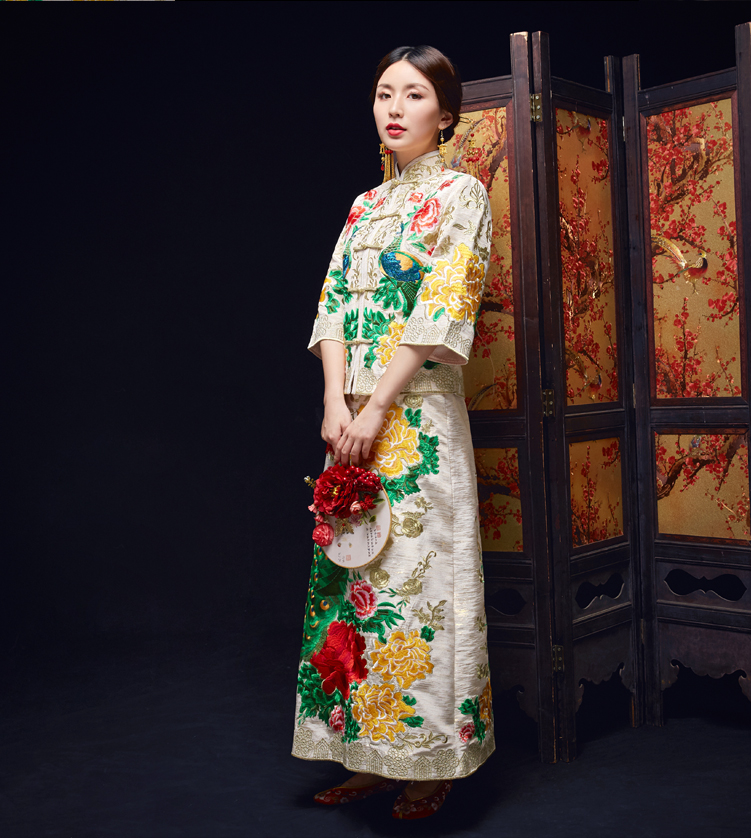 复古中式白色孔雀刺绣礼服，唐装刺绣精美龙凤