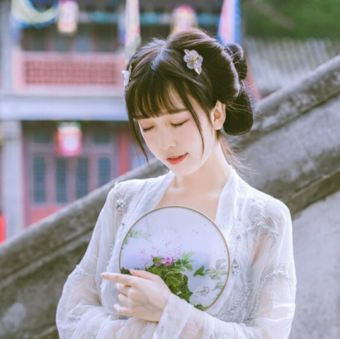 俏丽女子真人古风头像，婉风流转女生头像