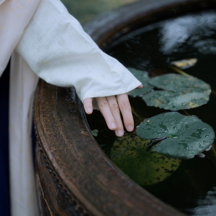 古风女子纤纤玉手头像，宁静清幽女生头像
