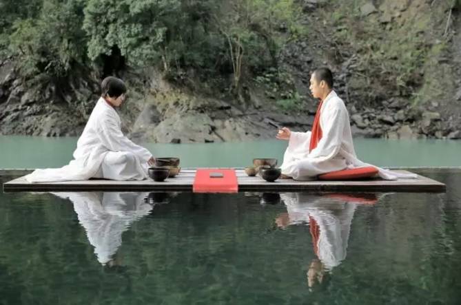 客堂间莫干山民宿，隐居深山聆听自然