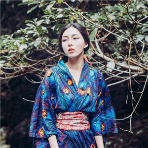 林间溪水灵气女子头像，唯美古风头像真人