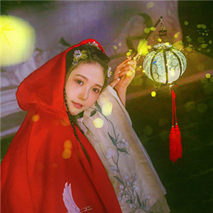 夜深庭间女子古风头像大全，红斗篷美人qq头像