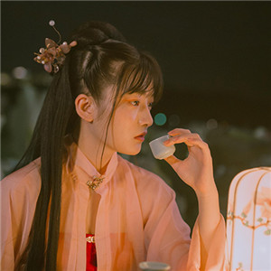 夜色杏粉小依独醉酒古风头像，女生古风头像