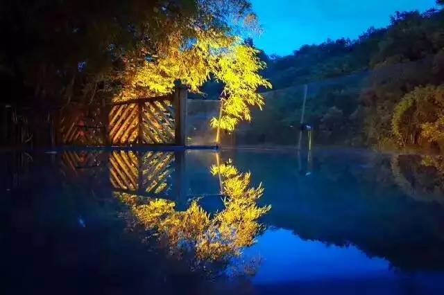 瓜洲云裳山村，春风又绿江岸春
