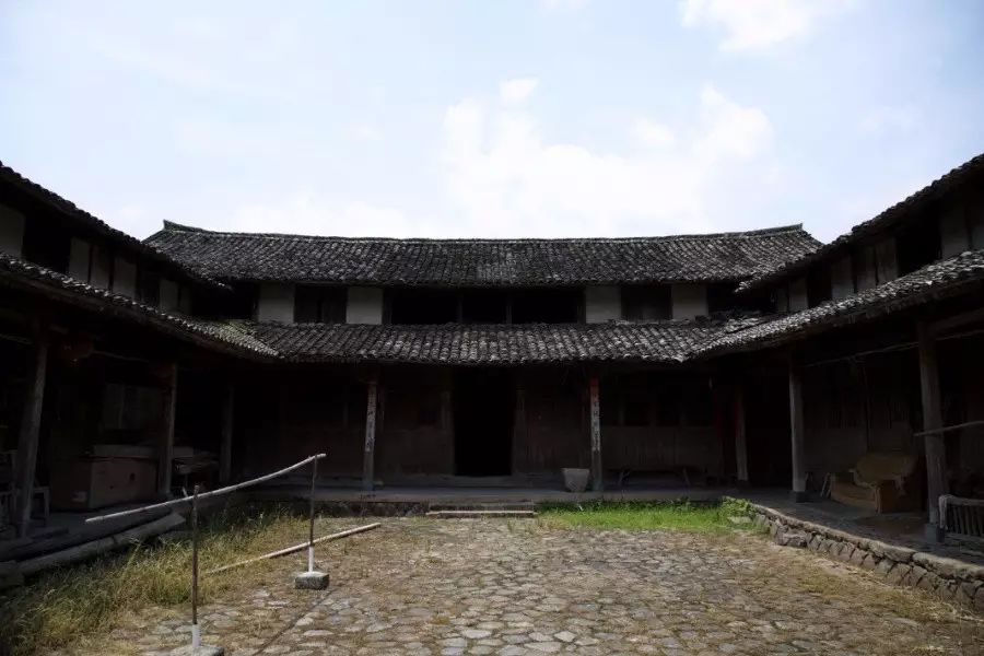 中国古建筑,千年古村不会消失但却只剩下老房