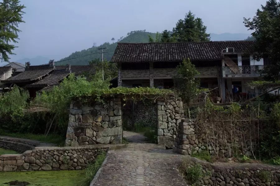 中国古建筑,千年古村不会消失但却只剩下老房