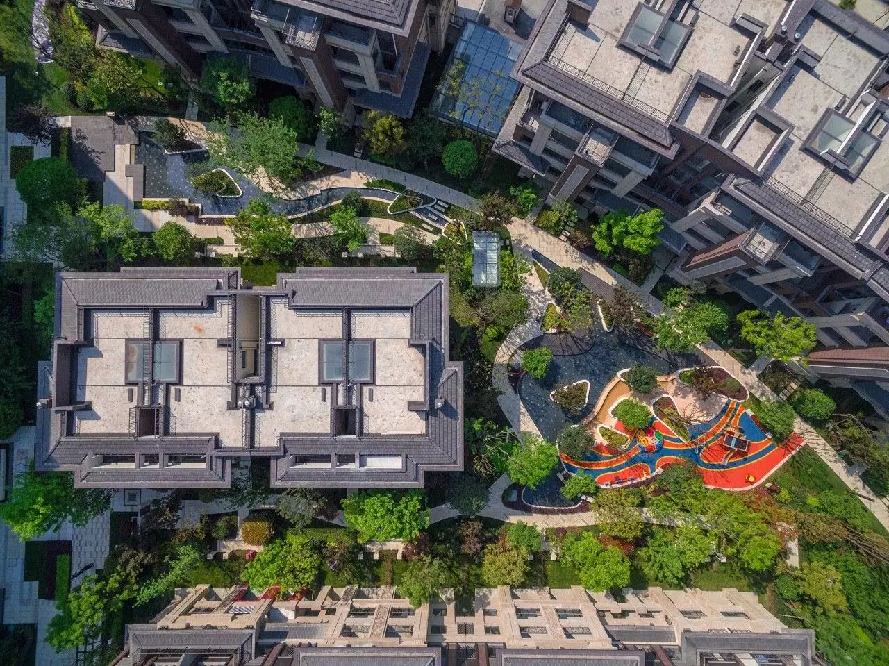 龙湖五维景观·人文，历史不说话全在建筑