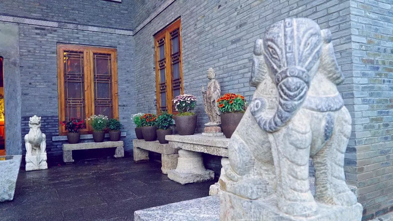 松赞丽江林卡，历经千百年岁月流淌的历史古建