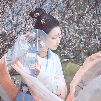 梅花少女唯美古风少女真人头像