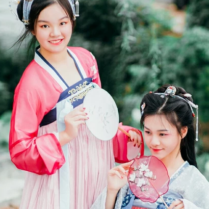 温暖情谊闺蜜头像，唯美古风女子真人头像