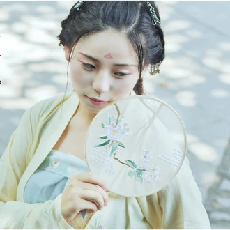绿阴树下闺蜜头像，唯美古风女子头像