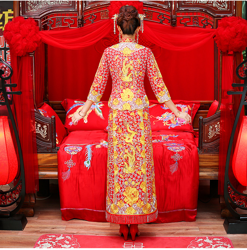 时尚复古设计中式礼服，新娘结婚礼服