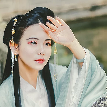 喝酒伤感女生头像，唯美古风真人头像