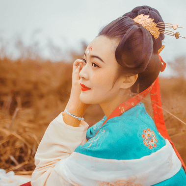 红妆带折扇女生头像，唯美古风真人头像