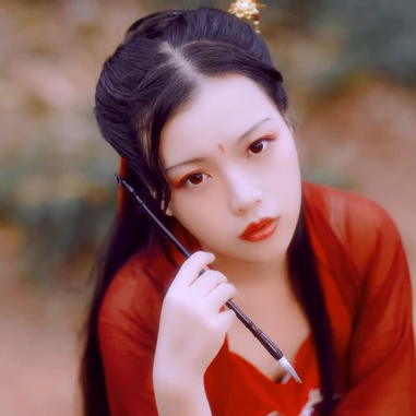 文艺红衣带团扇女生头像,唯美古风真人头像