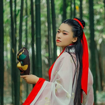 红衣带面具扇女生头像，唯美古风真人头像