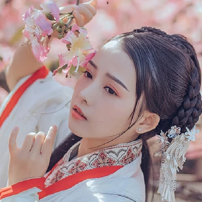 粉色木棉花少女头像，唯美古风真人头像