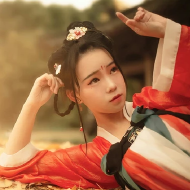 枫叶秋意文艺女生头像，唯美古风真人头像