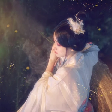 流萤白衣提灯少女头像，唯美古风真人头像