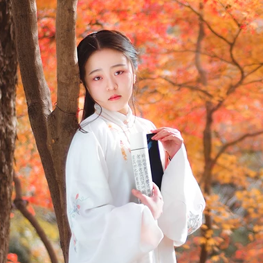 文艺看书女生头像，唯美古风真人头像