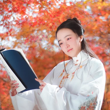 文艺看书女生头像，唯美古风真人头像