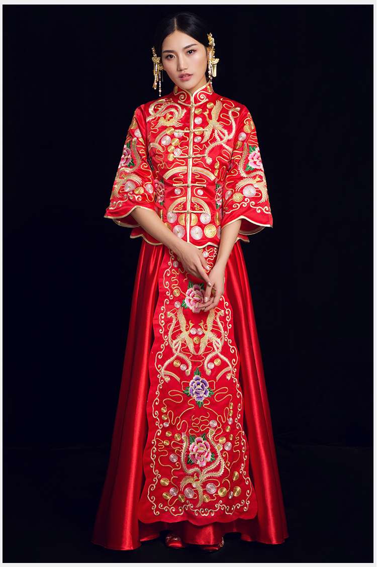 凤穿牡丹中式礼服：烟汐水波纹袖口新娘礼服