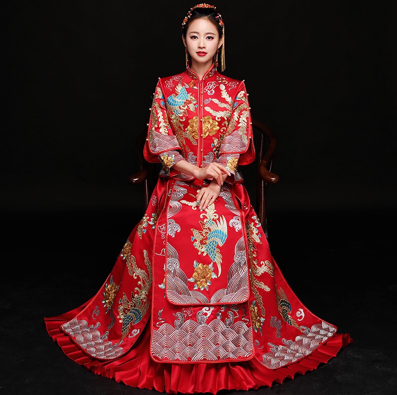 高贵华美中式礼服，秀禾龙凤褂新娘礼服