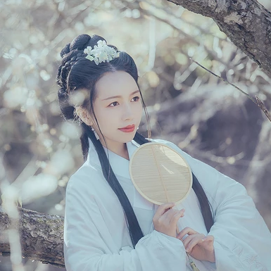 珠帘伞文艺女生头像，唯美古风真人头像
