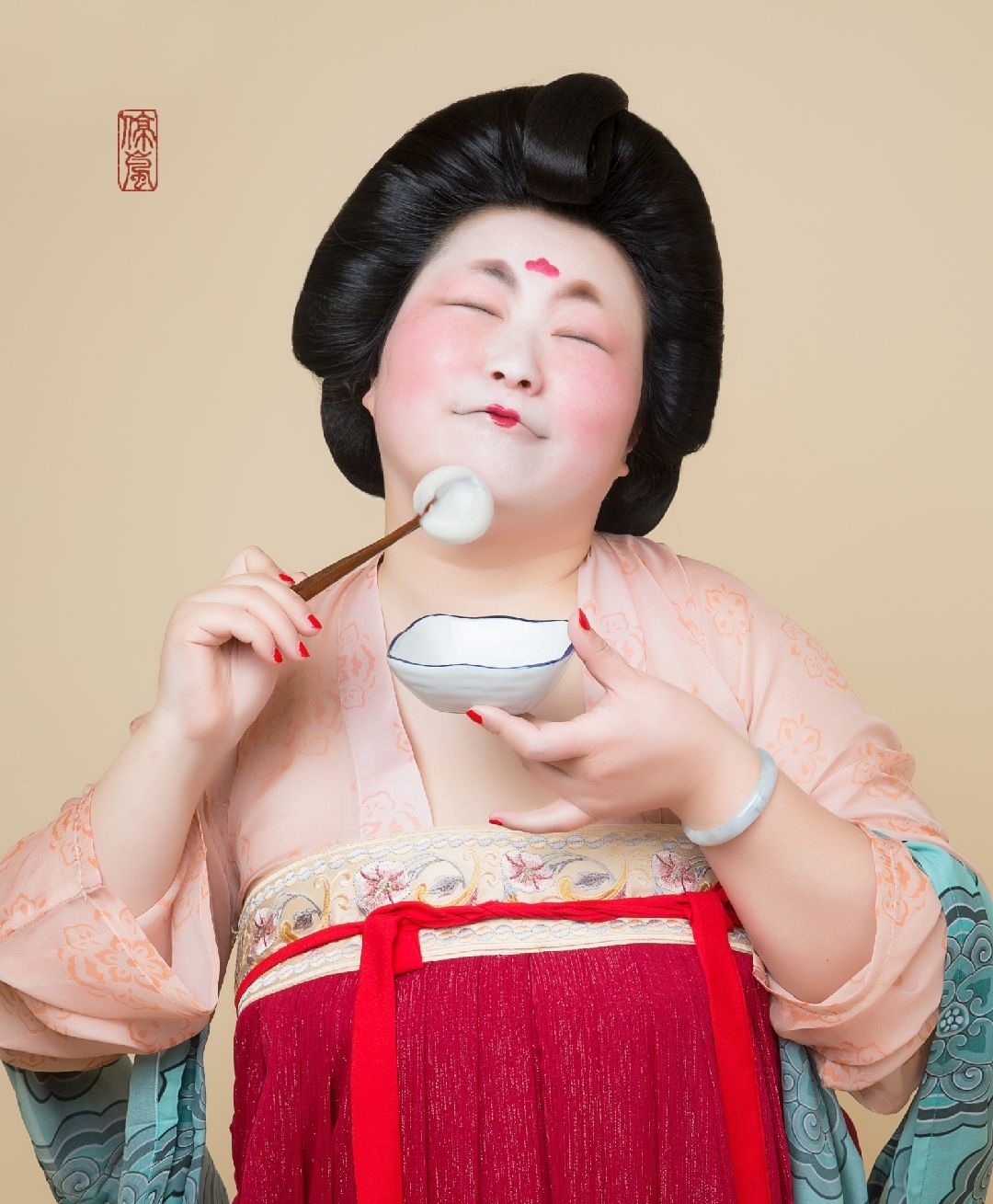 唐代仕女吃汤圆·人像古装摄影