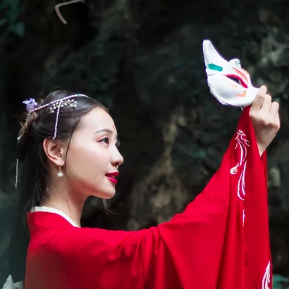 红衣喝酒女生头像,唯美古风真人头像