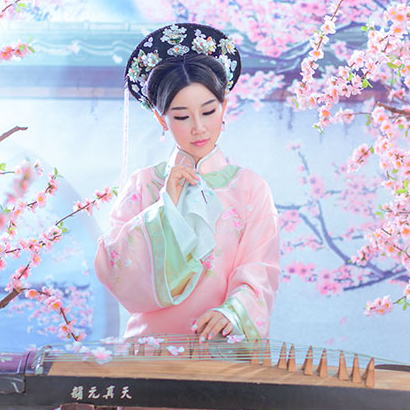 清新桃林妃子带团扇女生头像，唯美古风真人头