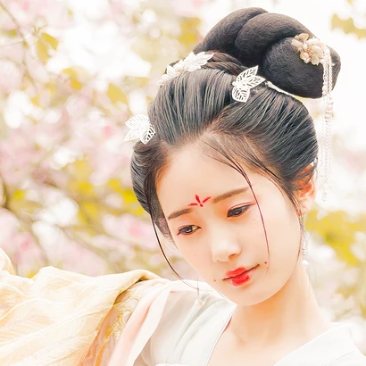 气质花朵带伞女生头像，唯美古风真人头像