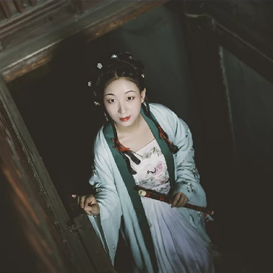 古典气息带伞女生头像，唯美古风真人头像
