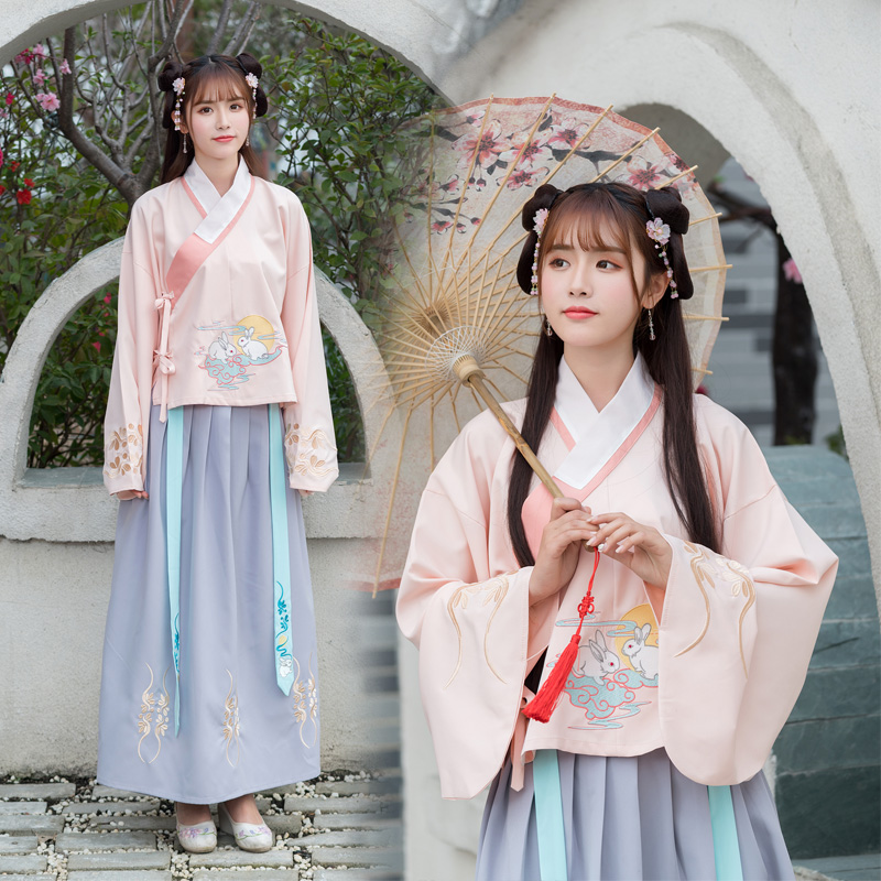 玉兔图案传统汉服，改良交领袄裙襦裙汉服