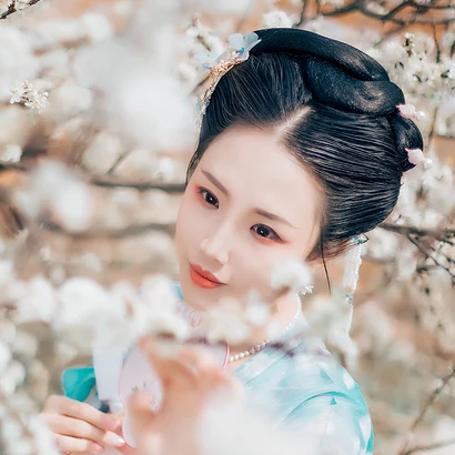 清新梨花芬芳女生头像，唯美古风真人头像
