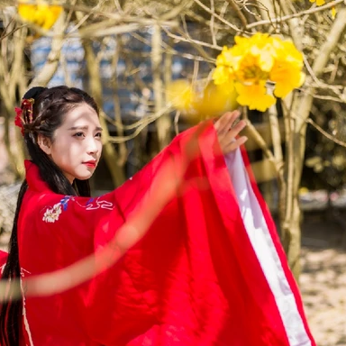 娇艳花朵红衣女生头像，唯美古风真人头像