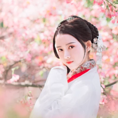 超仙粉色女生头像，唯美古风真人头像