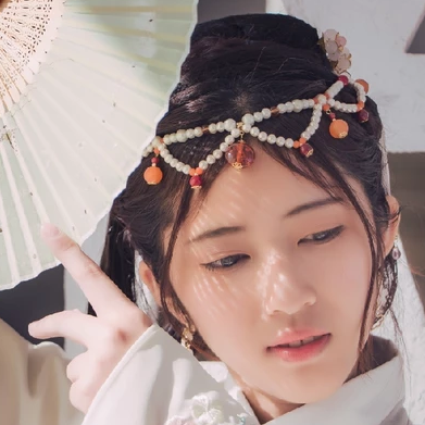 青春白衣带折扇女生头像，唯美古风真人头像