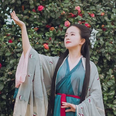 梦花期小清新女生头像，唯美古风真人头像