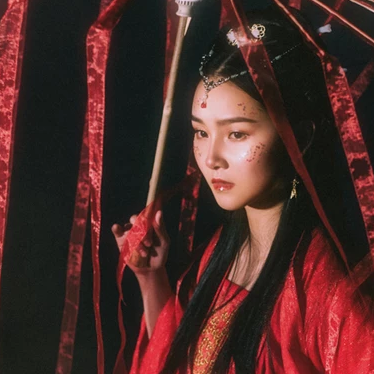 红衣裳女生头像，唯美古风真人头像